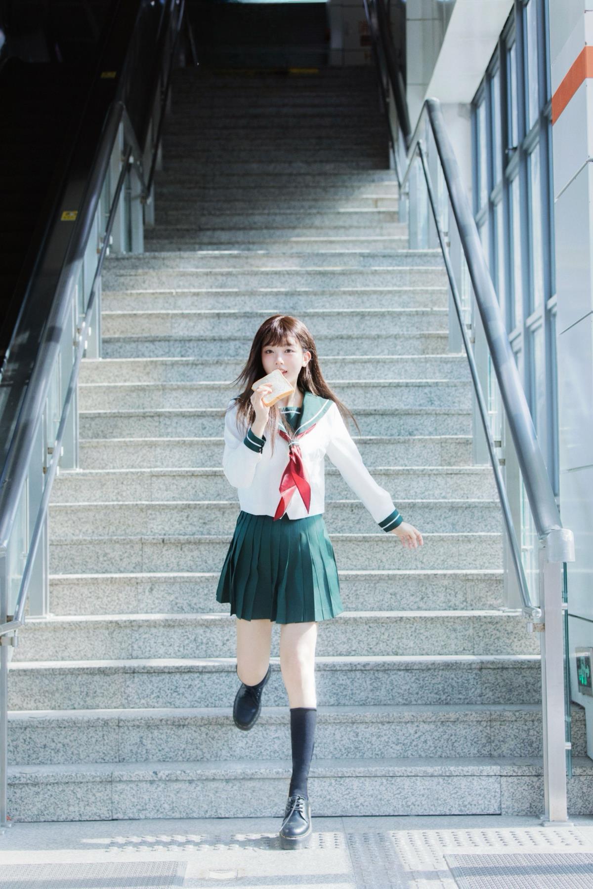 地铁女孩 --艺语图