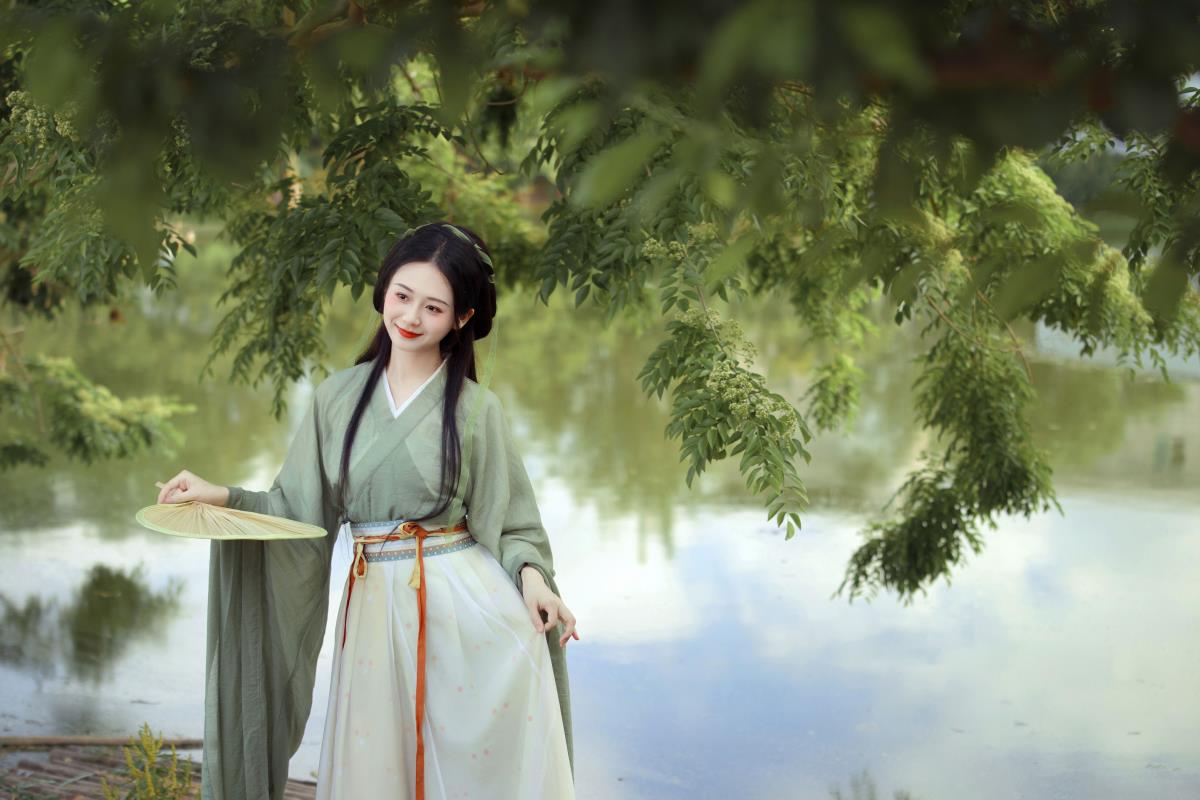 小池塘清露踏涟漪 - 摄影：谢雨（摄影） - 模特：薯片yoyi-艺语图