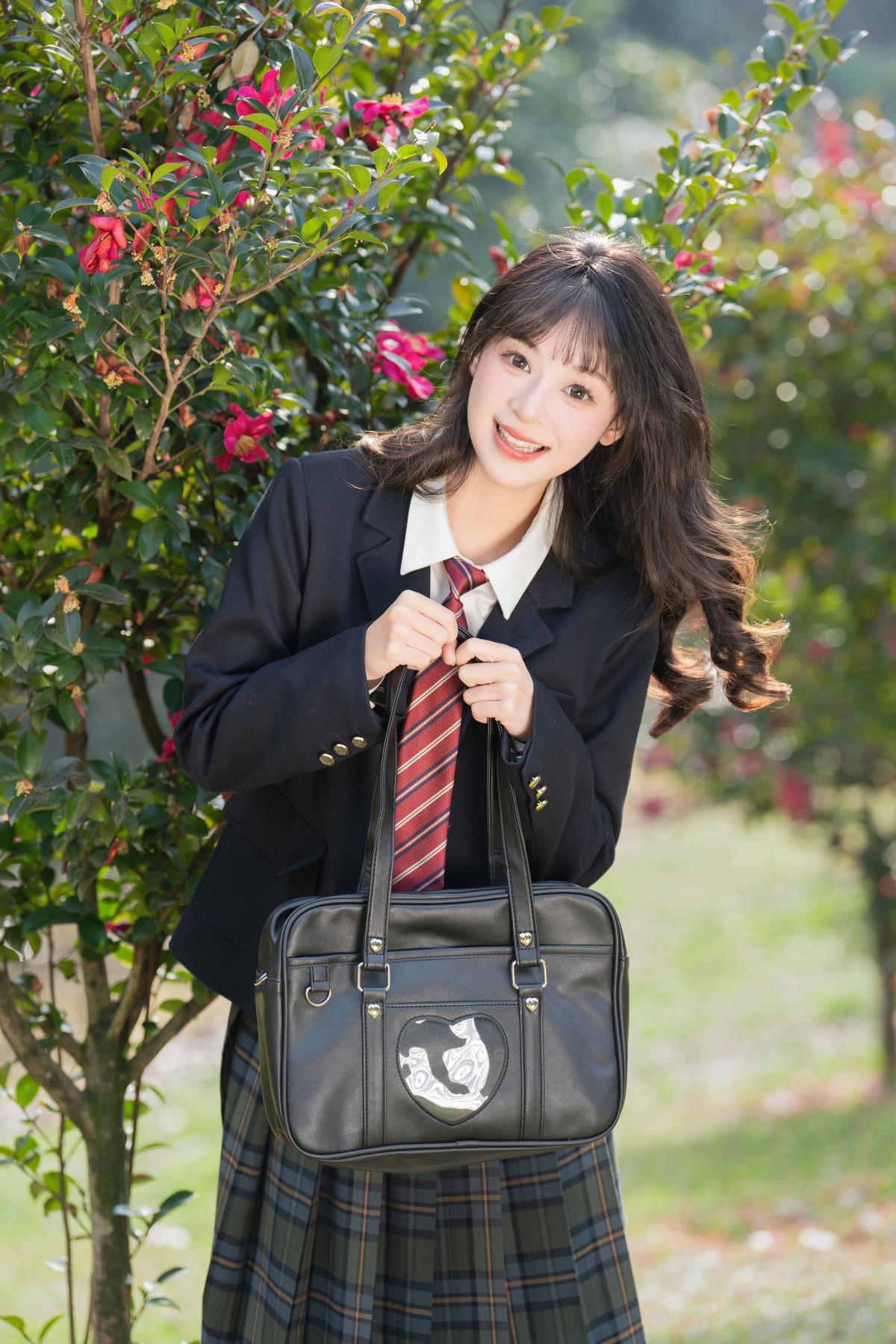 山茶花的春天 – 摄影：西夏 – 模特：夏芋小年-艺语图