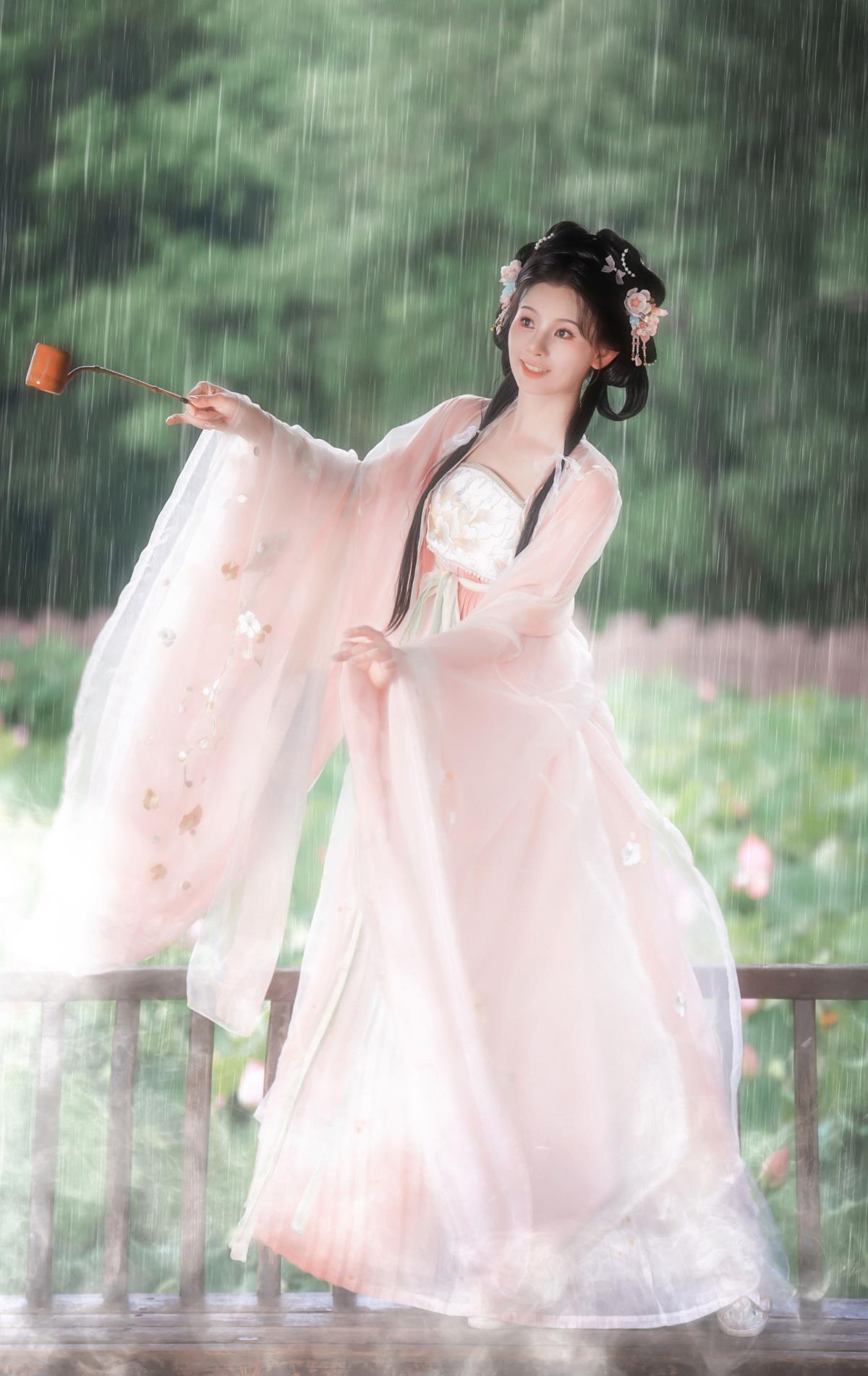 古风人像拍摄-荷花 - 摄影：小蜜蜂 - 模特：洛宁-唐-艺语图