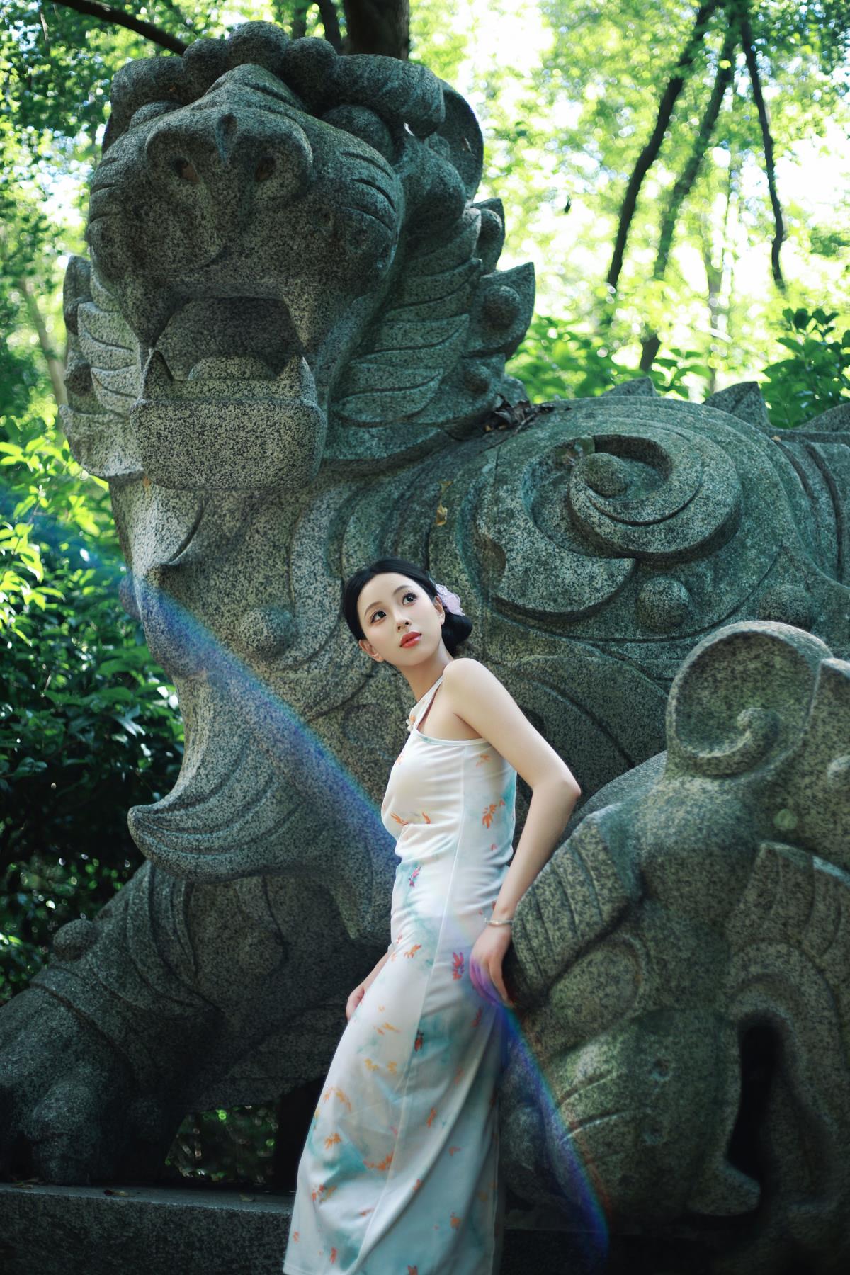 虎跑旗袍 - 摄影：摄影师鹤白 - 模特：小u-艺语图