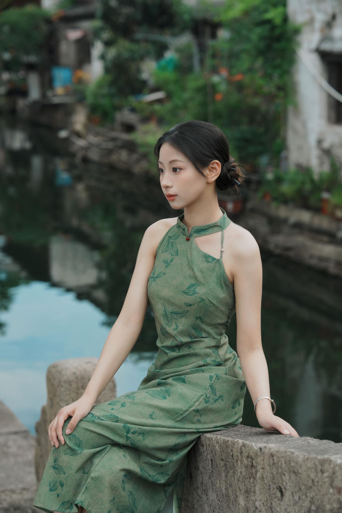绿色江南旗袍 - 摄影：摄影师果冻 - 模特：小u-艺语图