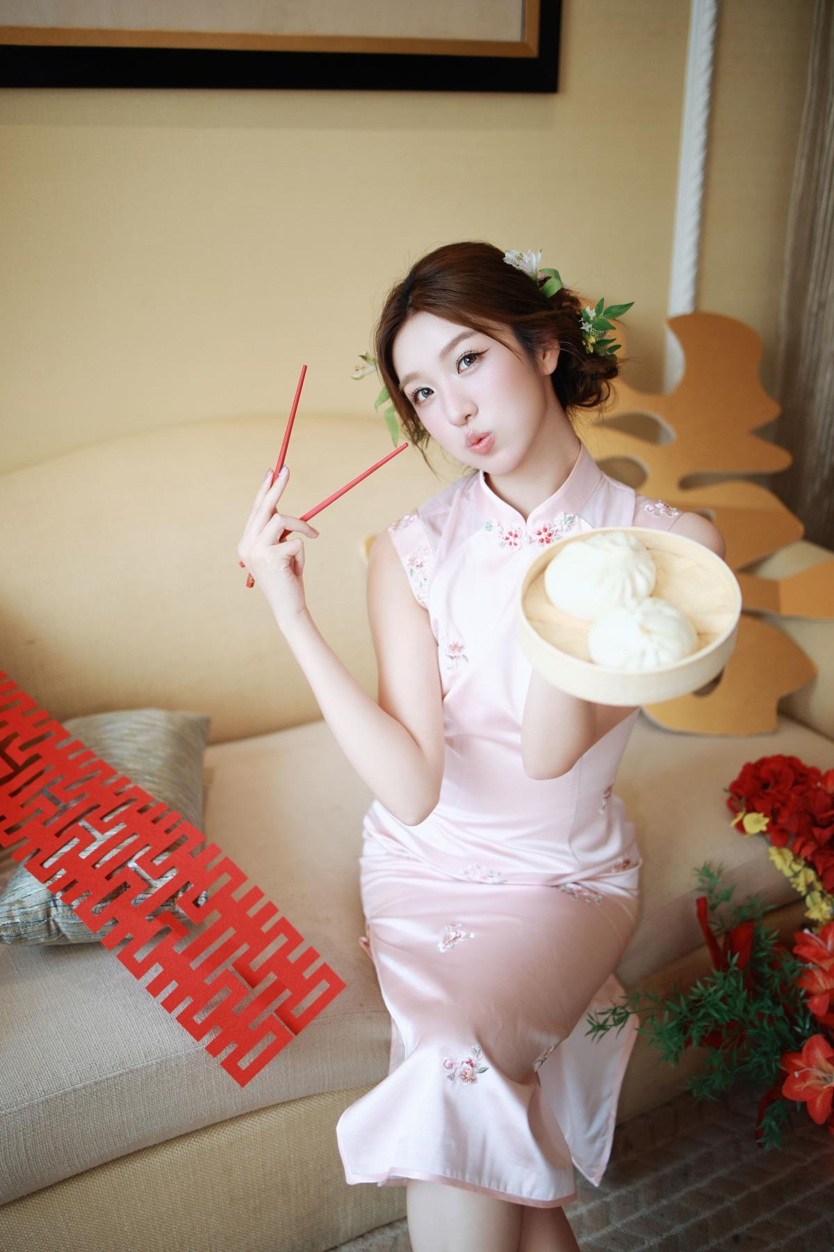 来一口大肉包 - 摄影：摄影师鹤白 - 模特：小宁-艺语图