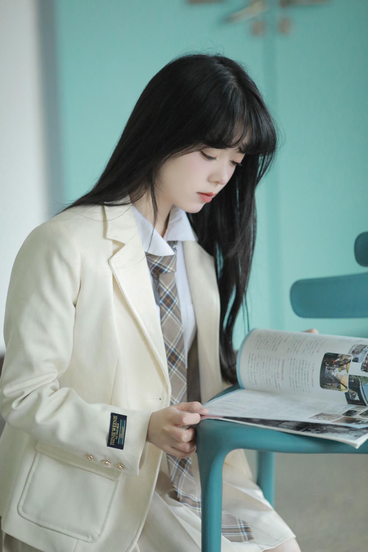 楼梯间 – 摄影：Sa娇少女写真馆 – 模特：姜见过-艺语图