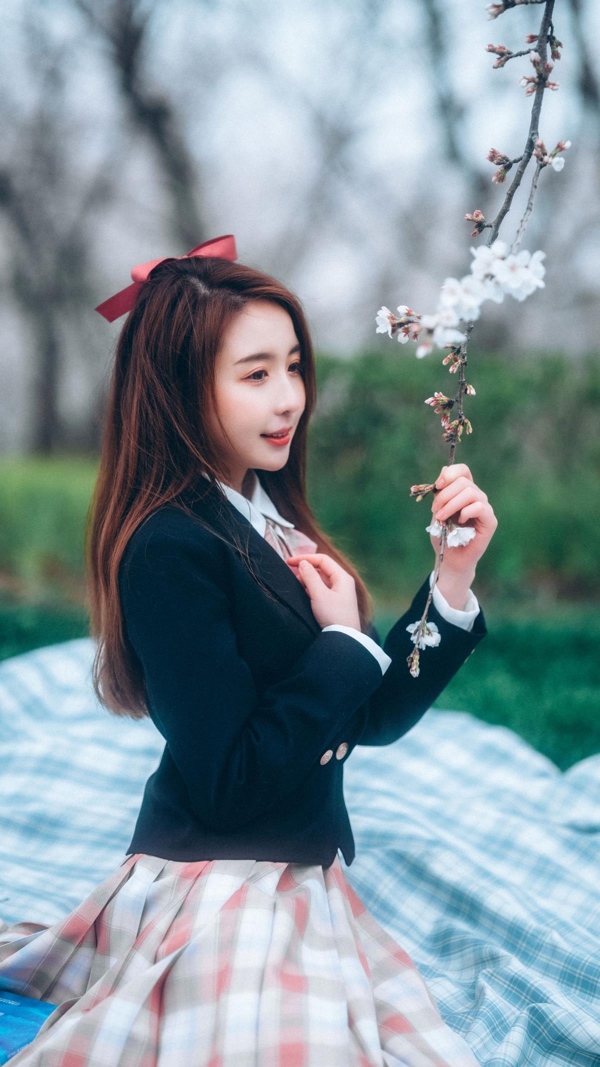 少女与樱 – 摄影：大鱼76 – 模特：富贵-艺语图