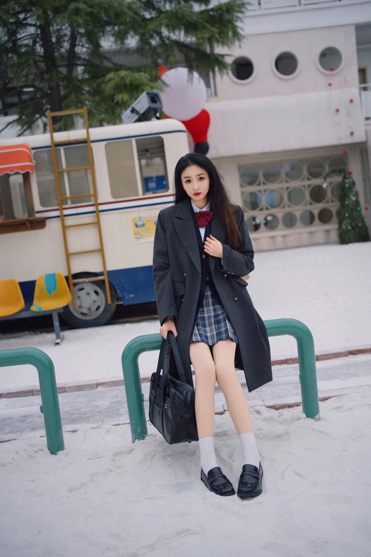 冬日JK – 摄影：Falconliang – 模特：小泽-艺语图