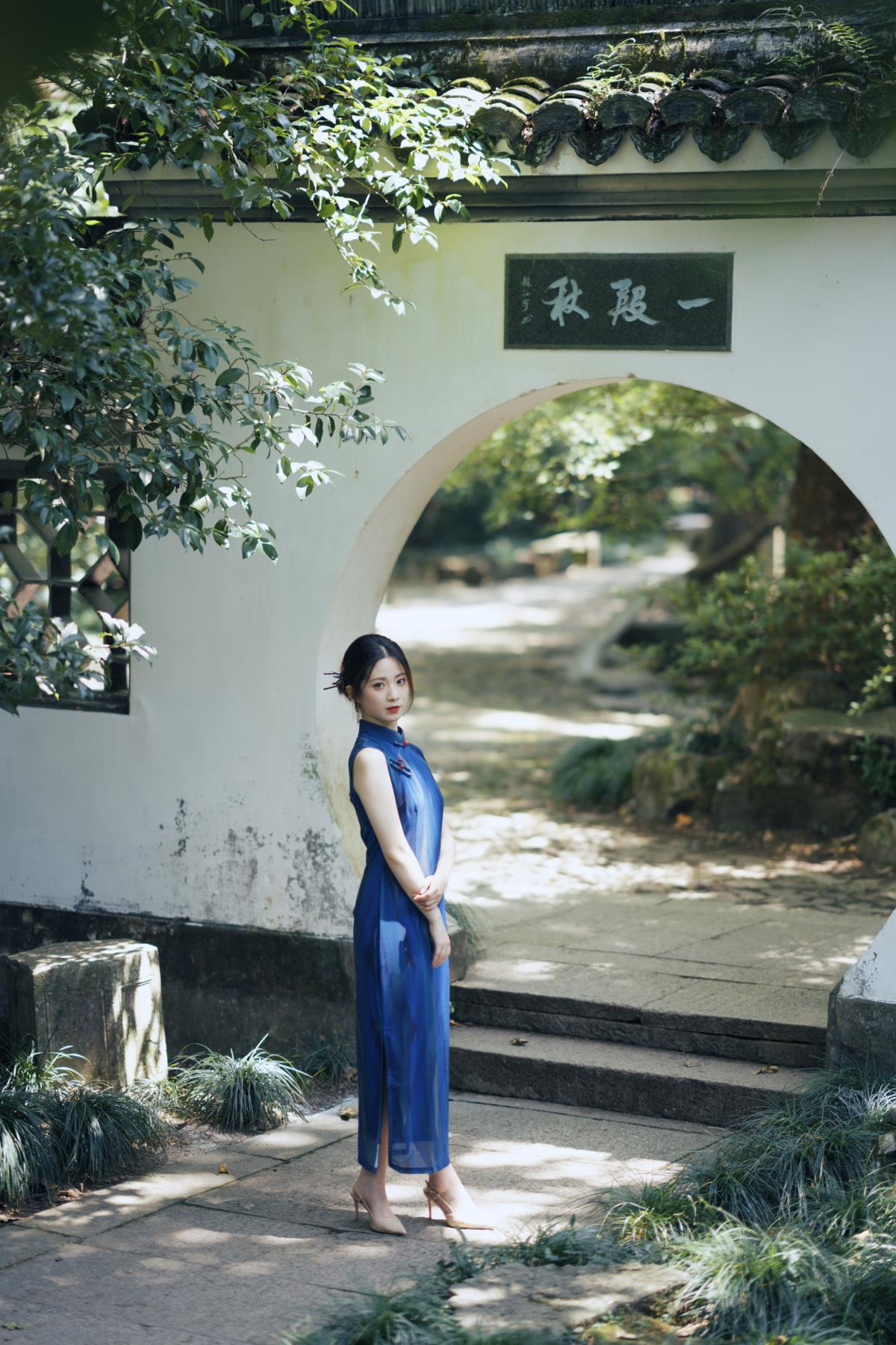 蓝色旗袍 虎跑的夏 - 摄影：摄影师鹤白 - 模特：丽丽-艺语图