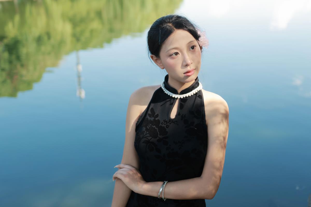 湖边旗袍 - 摄影：摄影师果冻 - 模特：小u-艺语图