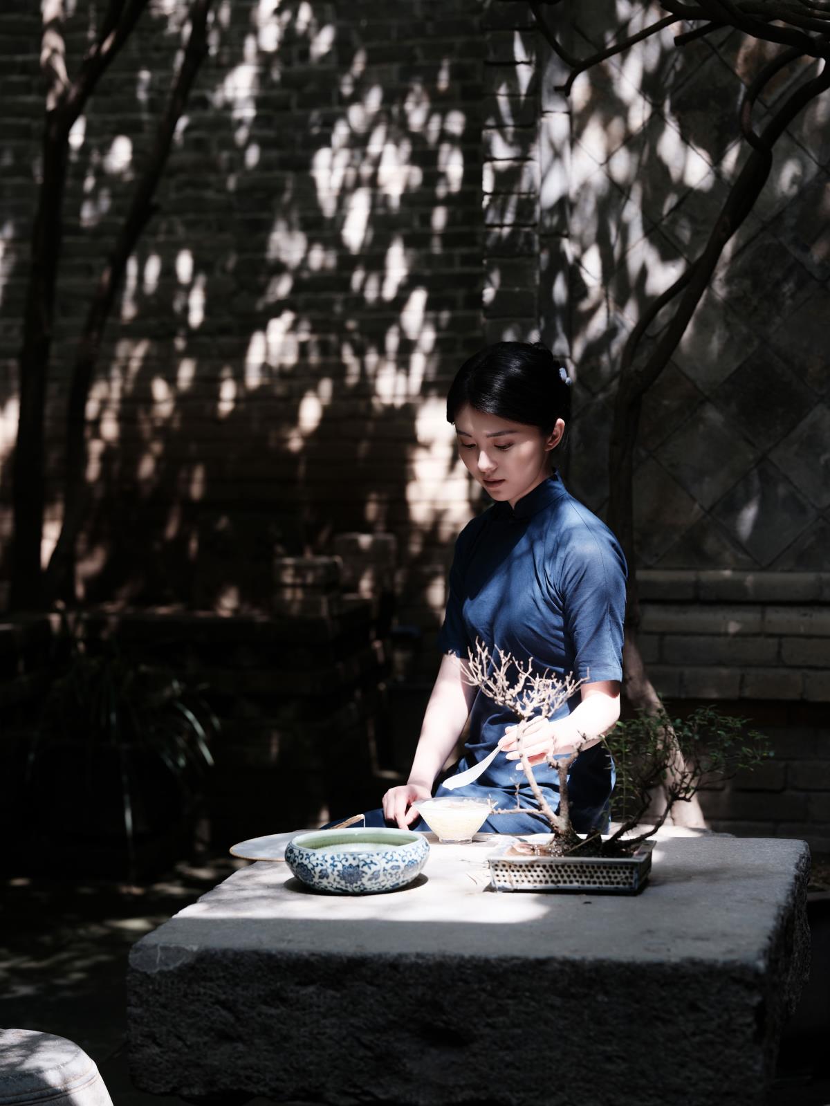 向春山 – 摄影：翯酱 – 模特：陈子翮-艺语图