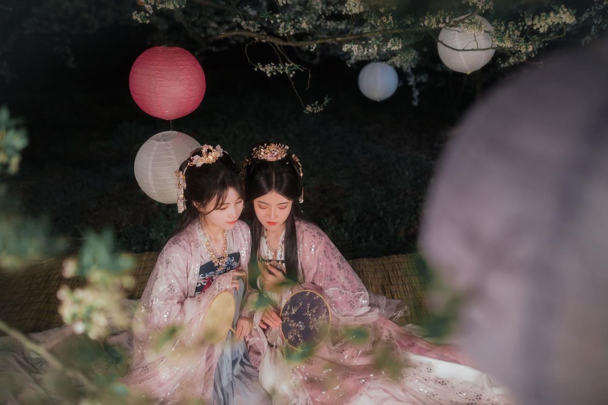 倾城 – 摄影：万锦其 – 模特：公子不坏-艺语图