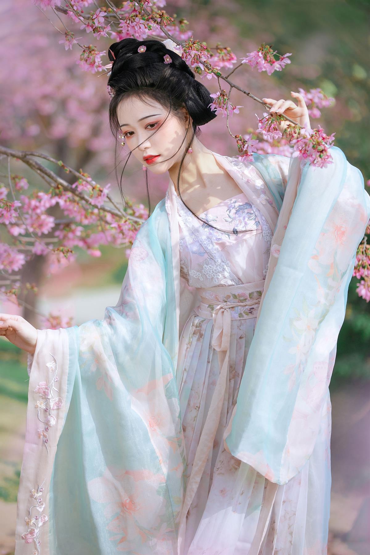 春樱 – 摄影：孙淼淼_淼淼淼淼 – 模特：梨一依-艺语图