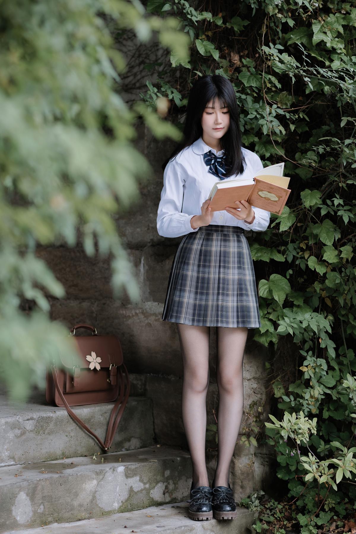 蔷薇开放的季节 - 摄影：若寒Rock - 模特：生生煎包-艺语图