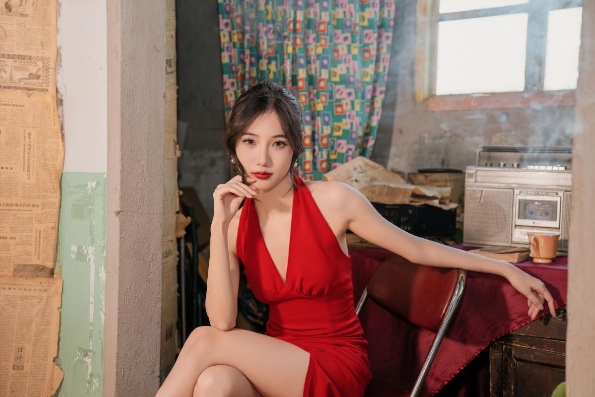 一袭红裙 – 摄影：陈先森 – 模特：o1ne万-艺语图