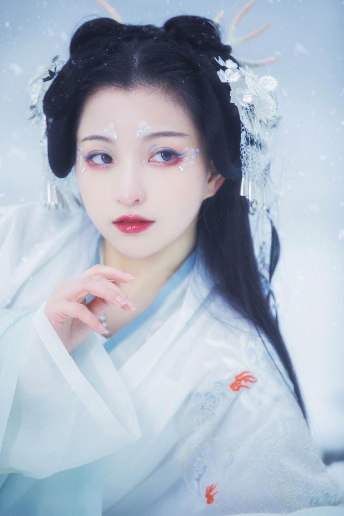 雪妖 - 摄影:薄荷白 - 模特:猪系少女日-艺语图