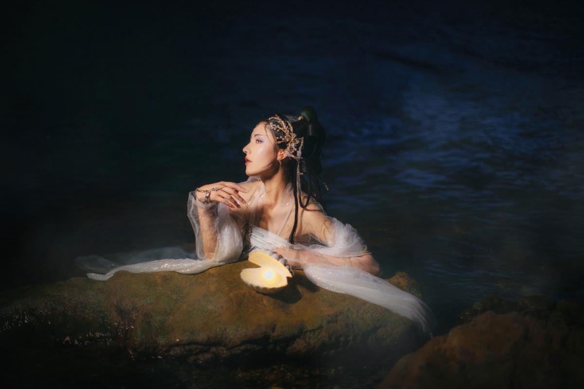 海妖 – 摄影：薄荷白 – 模特：葵花花花儿-艺语图