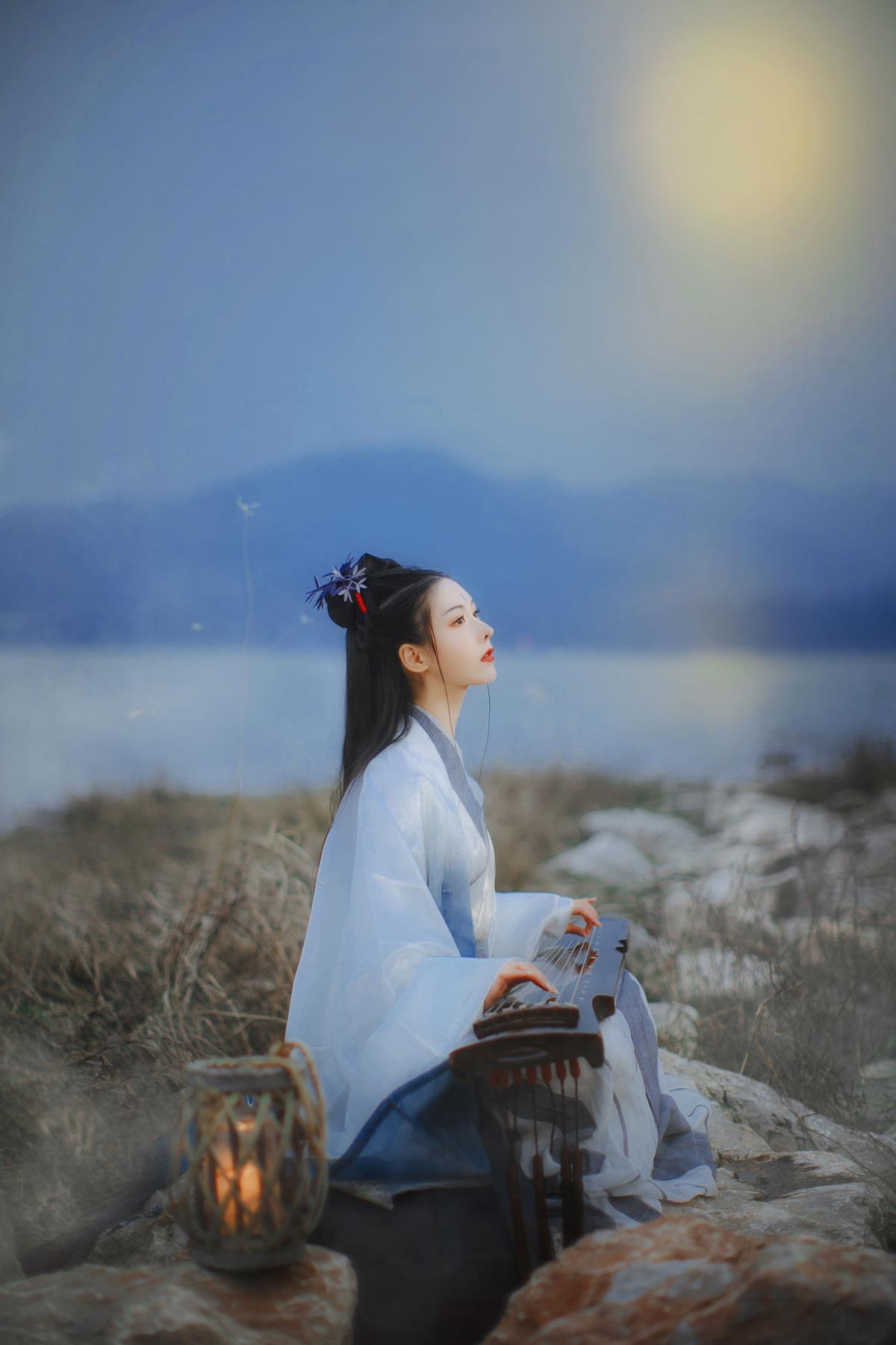 海底月 - 摄影：薄荷白 - 模特：葵花花花儿-艺语图