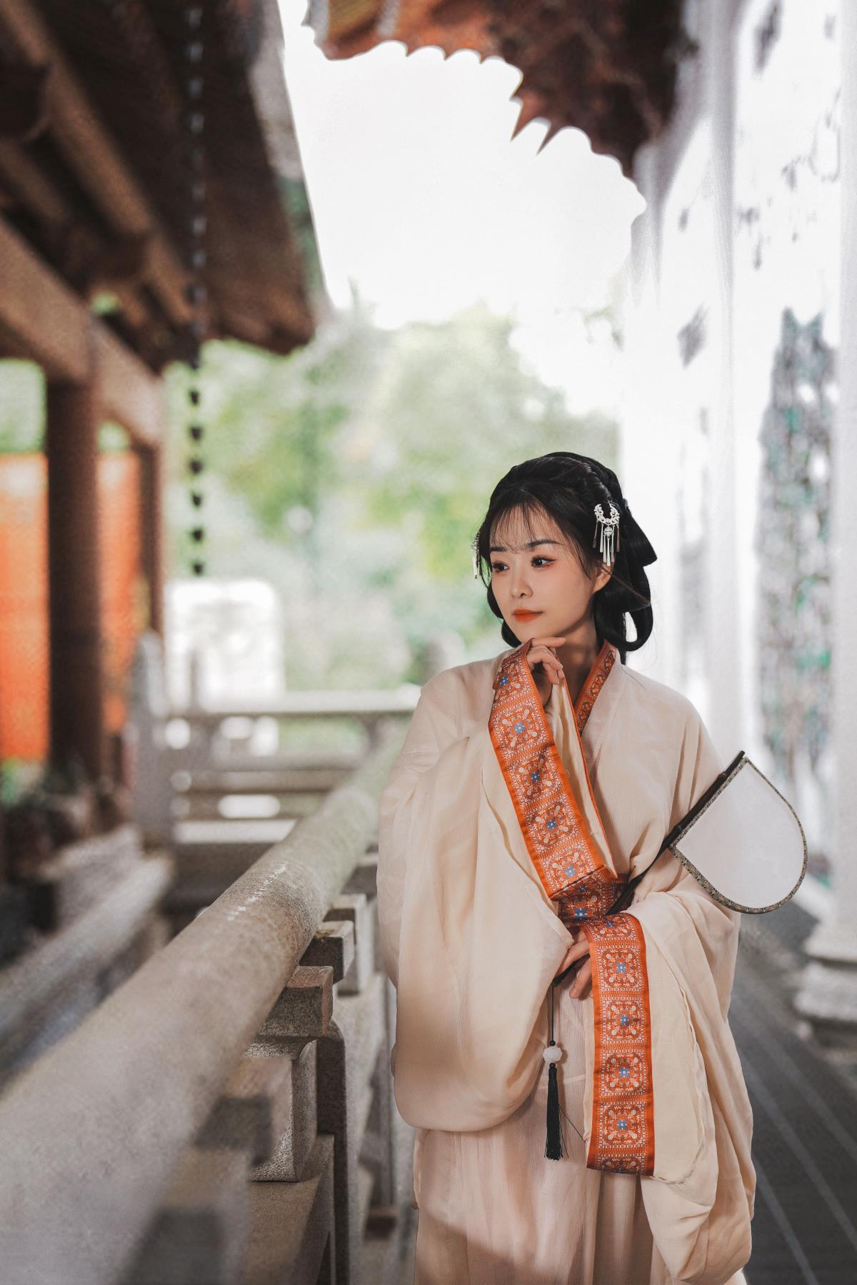 古风人像拍摄-圣泉寺-欢欢 - 摄影：小蜜蜂 - 模特：joy777又又-艺语图