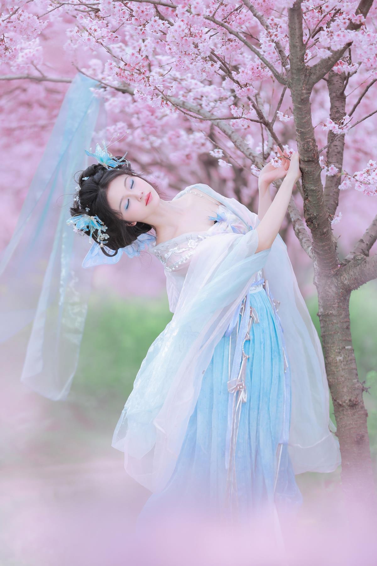樱舞蝶衣 – 摄影：子小浔 – 模特：十元zz-艺语图