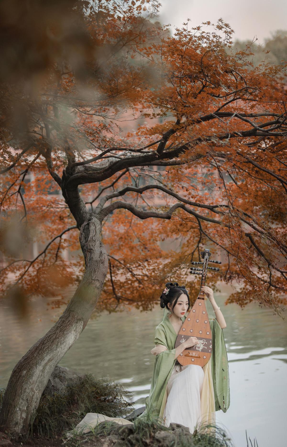 琵琶亭畔野花秋 - 摄影:花间 - 模特:是南渊不是洲-艺语图