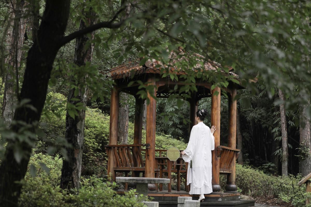 剪一片云绿 - 摄影：槐枝- - 模特：芝芝琪-艺语图