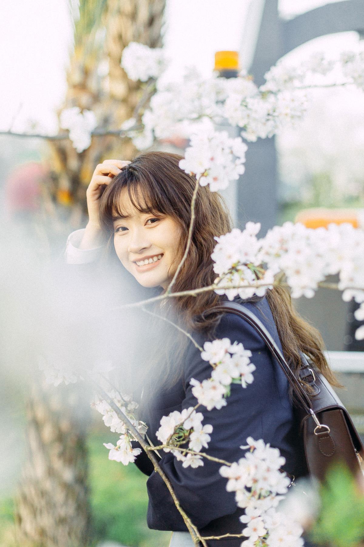 樱花树下 - 摄影:笨笨 - 模特:是三三吖-艺语图