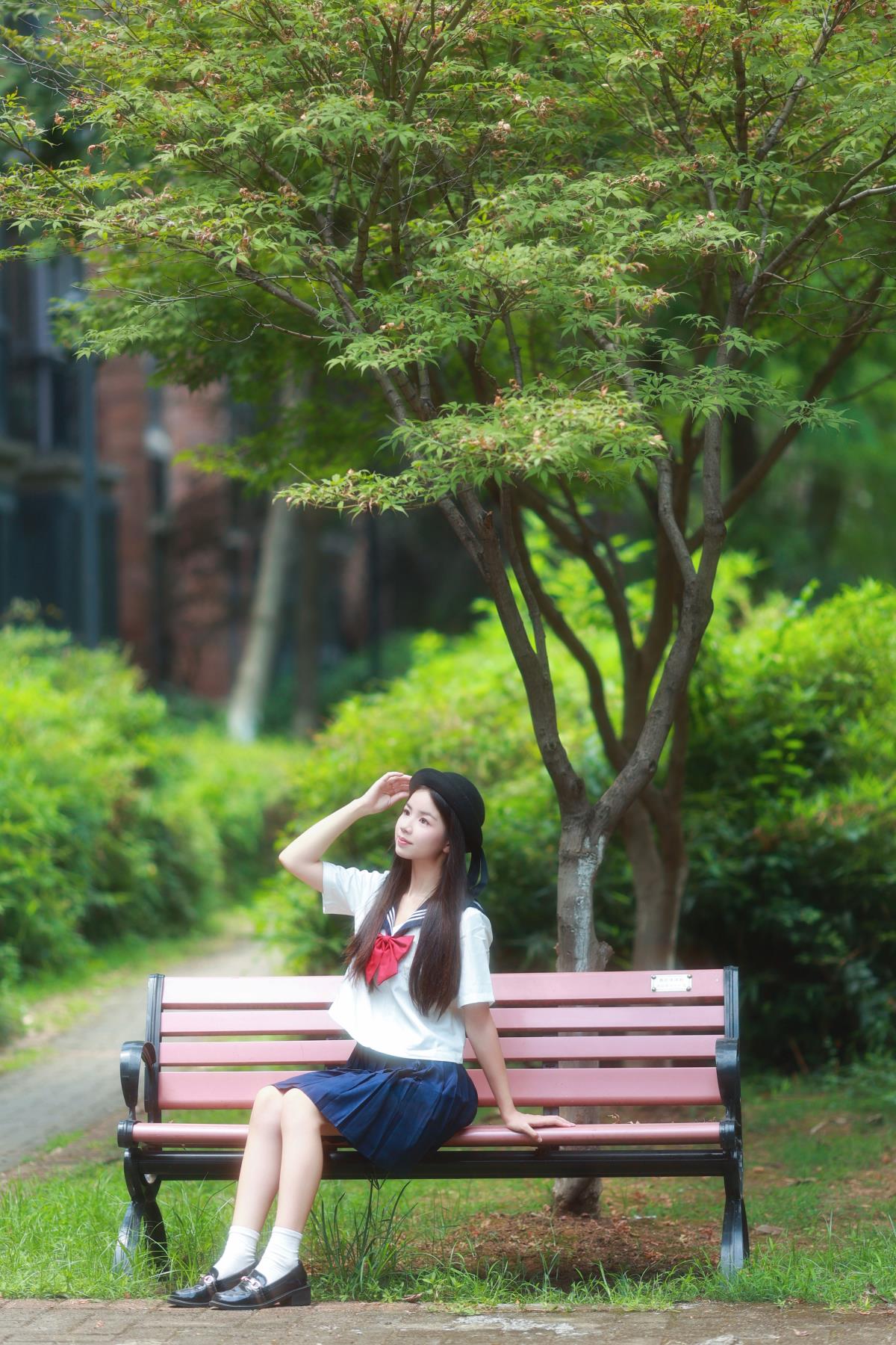 树荫之下 – 摄影：荷叶叶 – 模特：小杜同学-艺语图