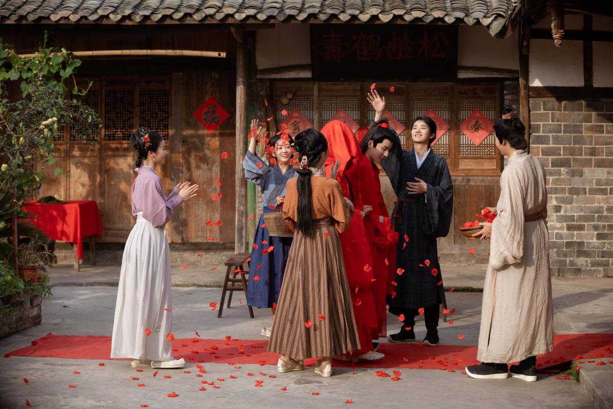 成亲 - 摄影：谢散人 - 模特：三町目的时生-艺语图