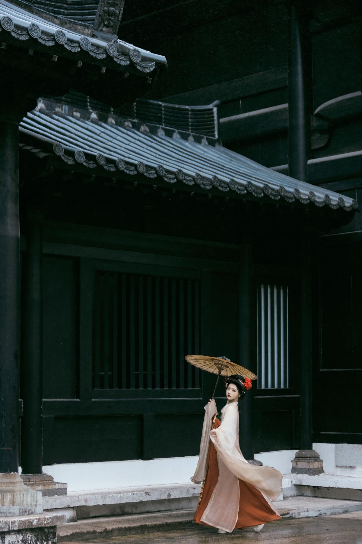 暮雨潇潇 – 摄影：若寒Rock – 模特：沫沫不吃糖の-艺语图