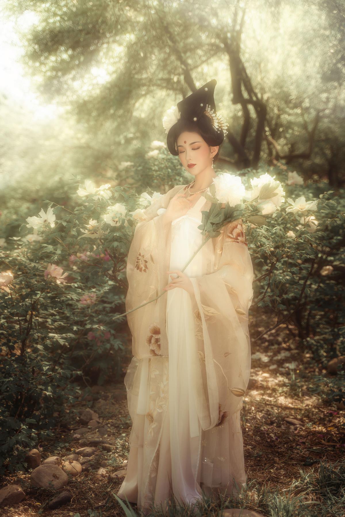 花想容 - 摄影：少时白 - 模特：笔墨瞎伺候-艺语图