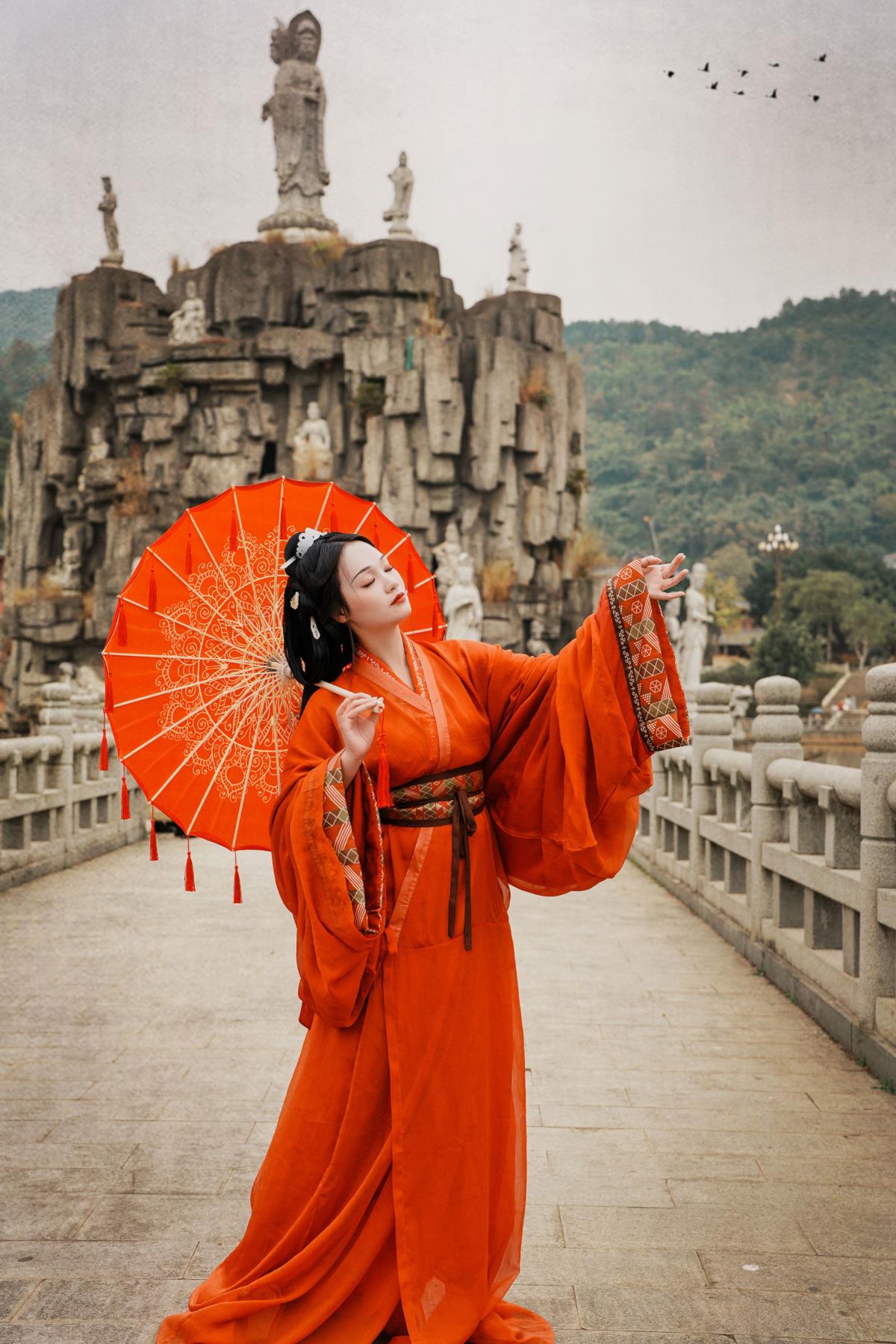 古风人像拍摄-万佛寺-泱泱 - 摄影：小蜜蜂 - 模特：泱泱泱呀-艺语图