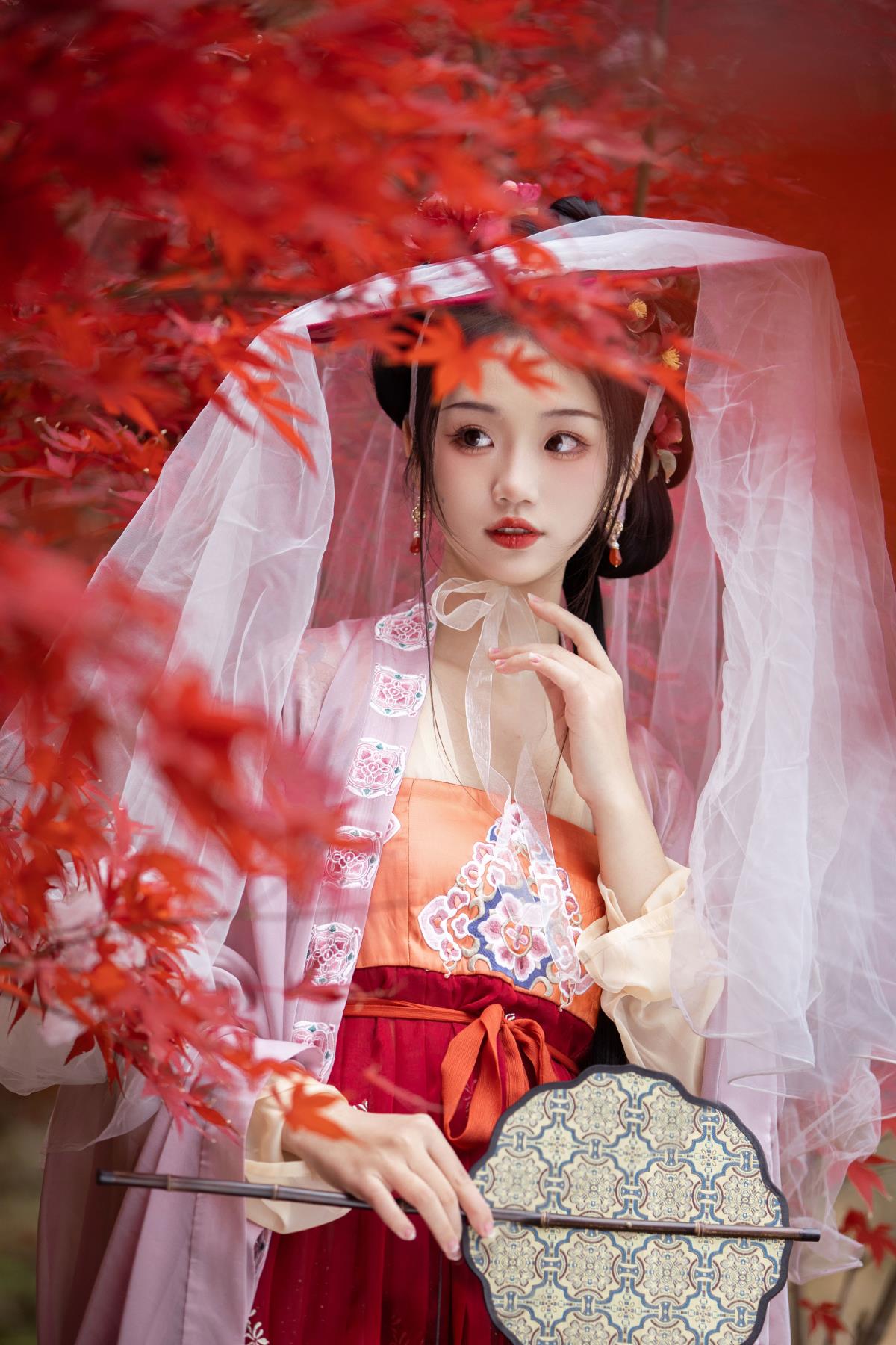 晚枫歌 – 摄影：沉诗思 – 模特：晚江亭-艺语图