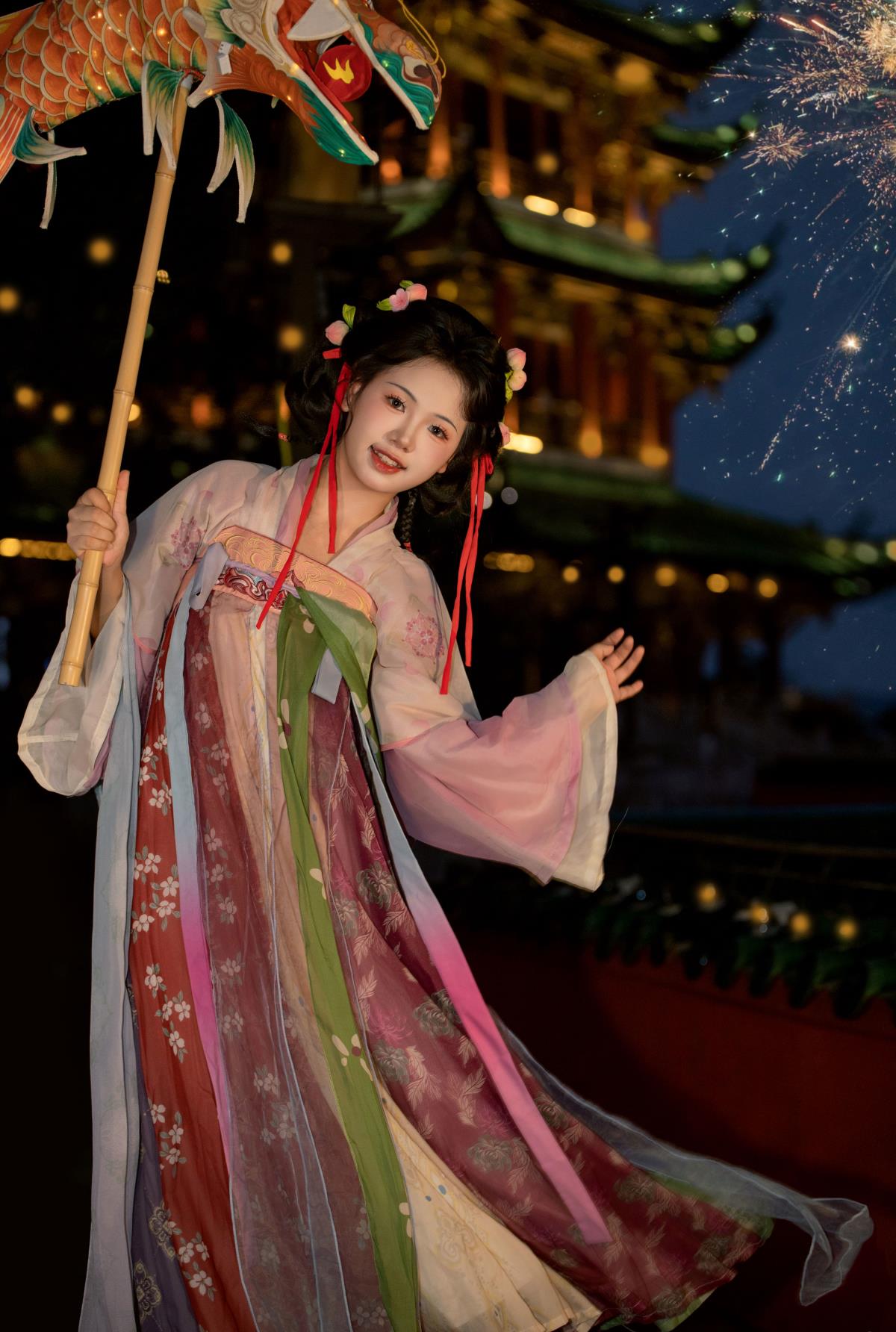 锦鲤-夜景 - 摄影：素兮 - 模特：糯米小团子-艺语图