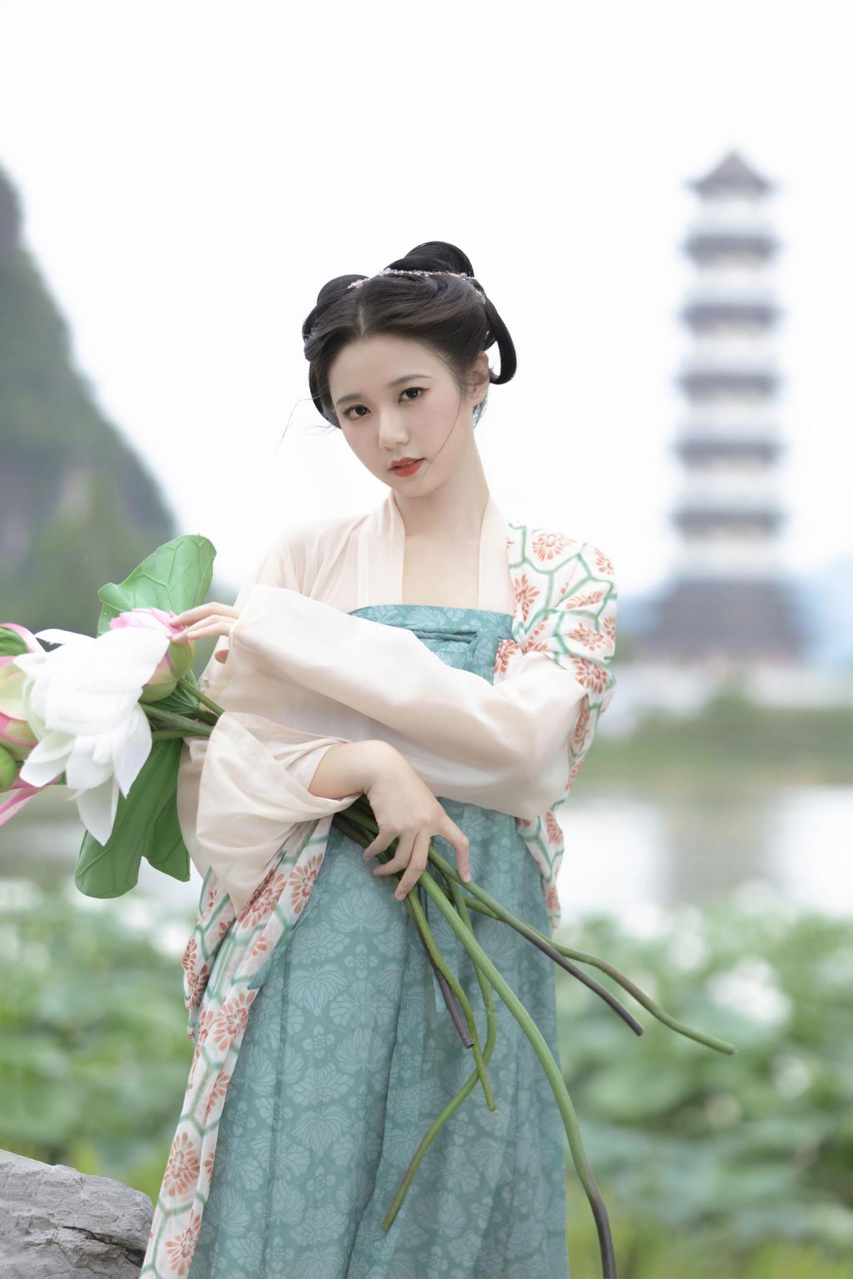 荷 – 摄影：秋哒哒– – 模特：lsababe-艺语图