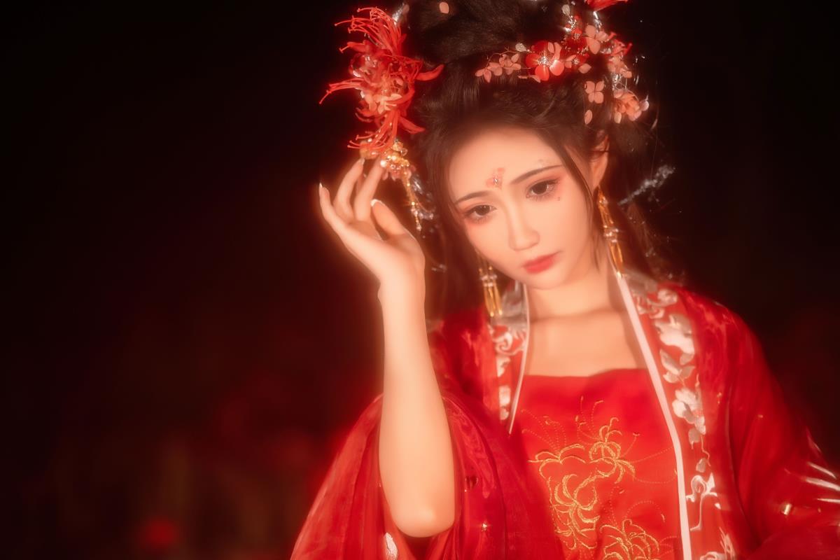 彼岸花 - 摄影:少时白 - 模特:绮罗生的小苏苏-艺语图