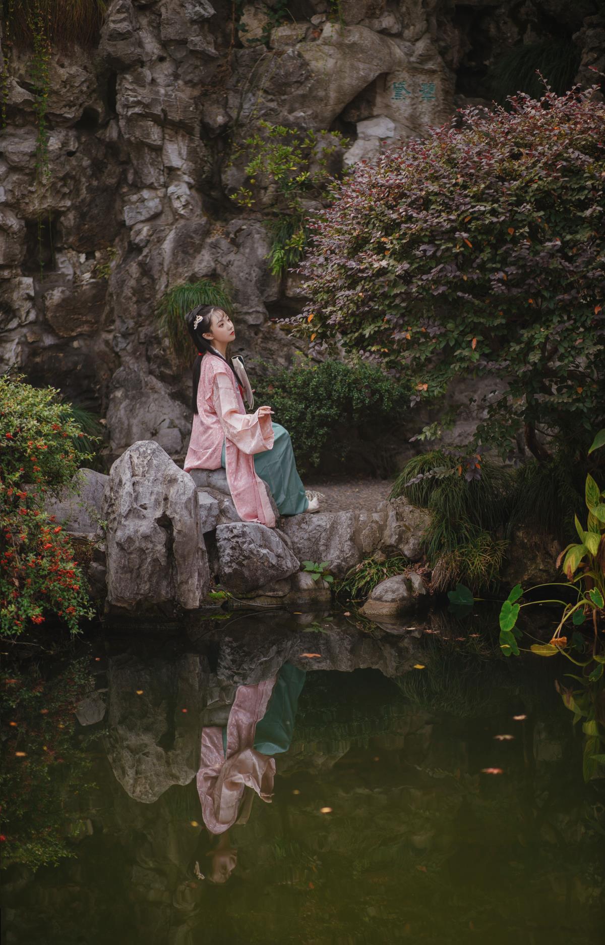 锁清秋 - 摄影:是吴小黑呀 - 模特:简森_Red-艺语图