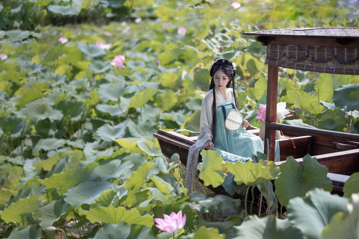 荷芰 - 摄影：沉诗思 - 模特：酸辣粉-艺语图