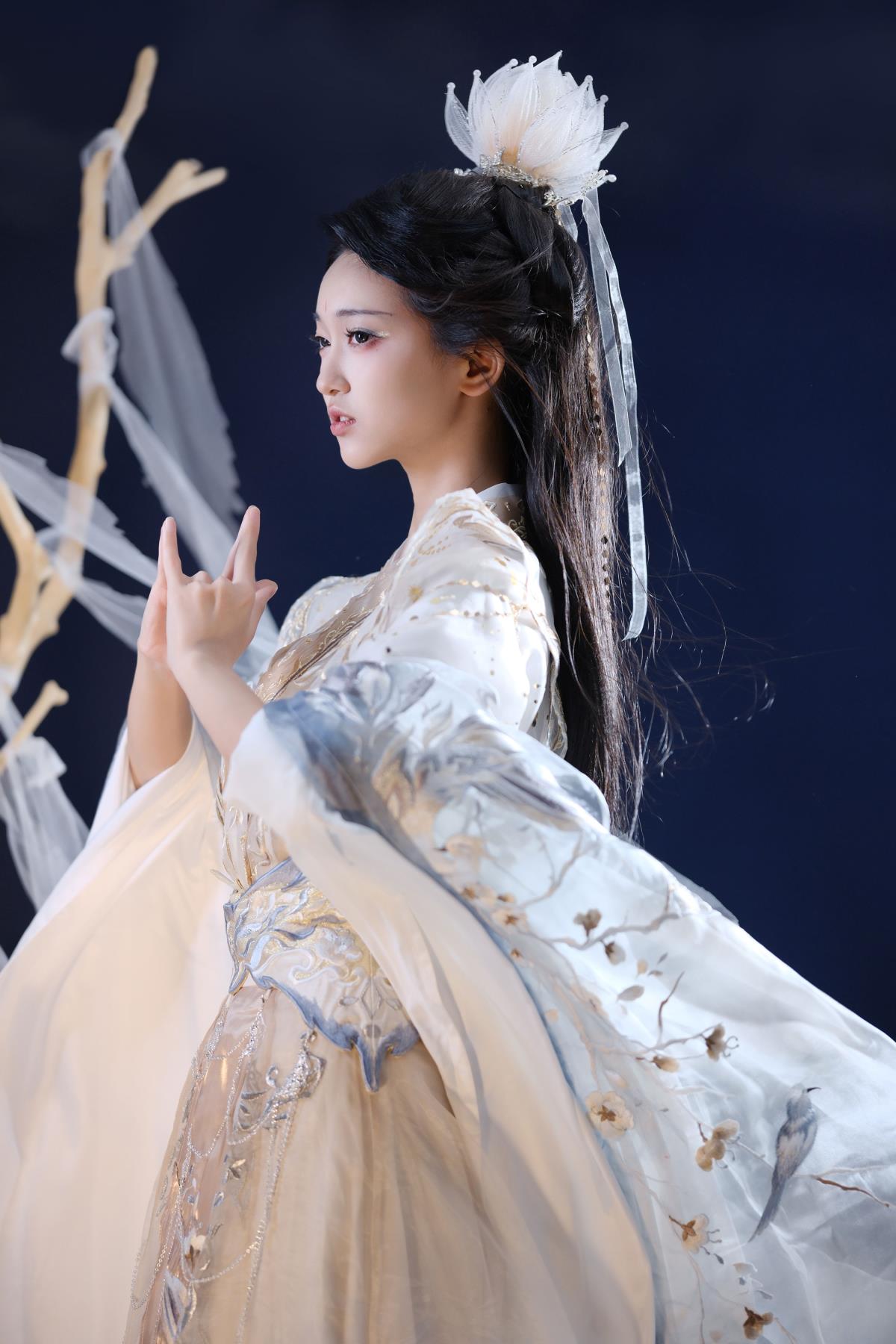 大师姐下山 - 摄影:甜汐 - 模特:冷酷王爷-艺语图