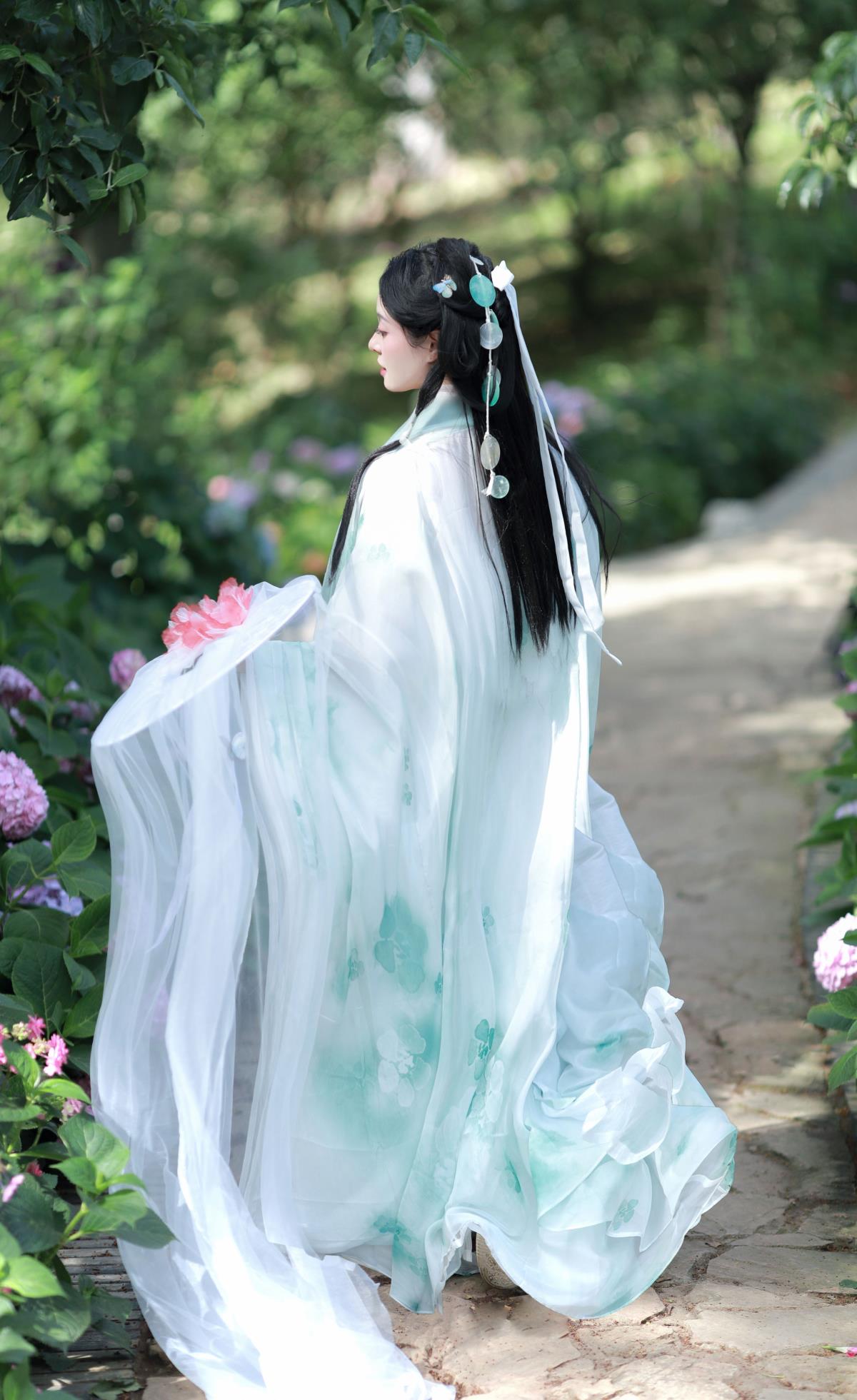 无尽夏 - 摄影:卷卷不卷w - 模特:岁岁如意-艺语图