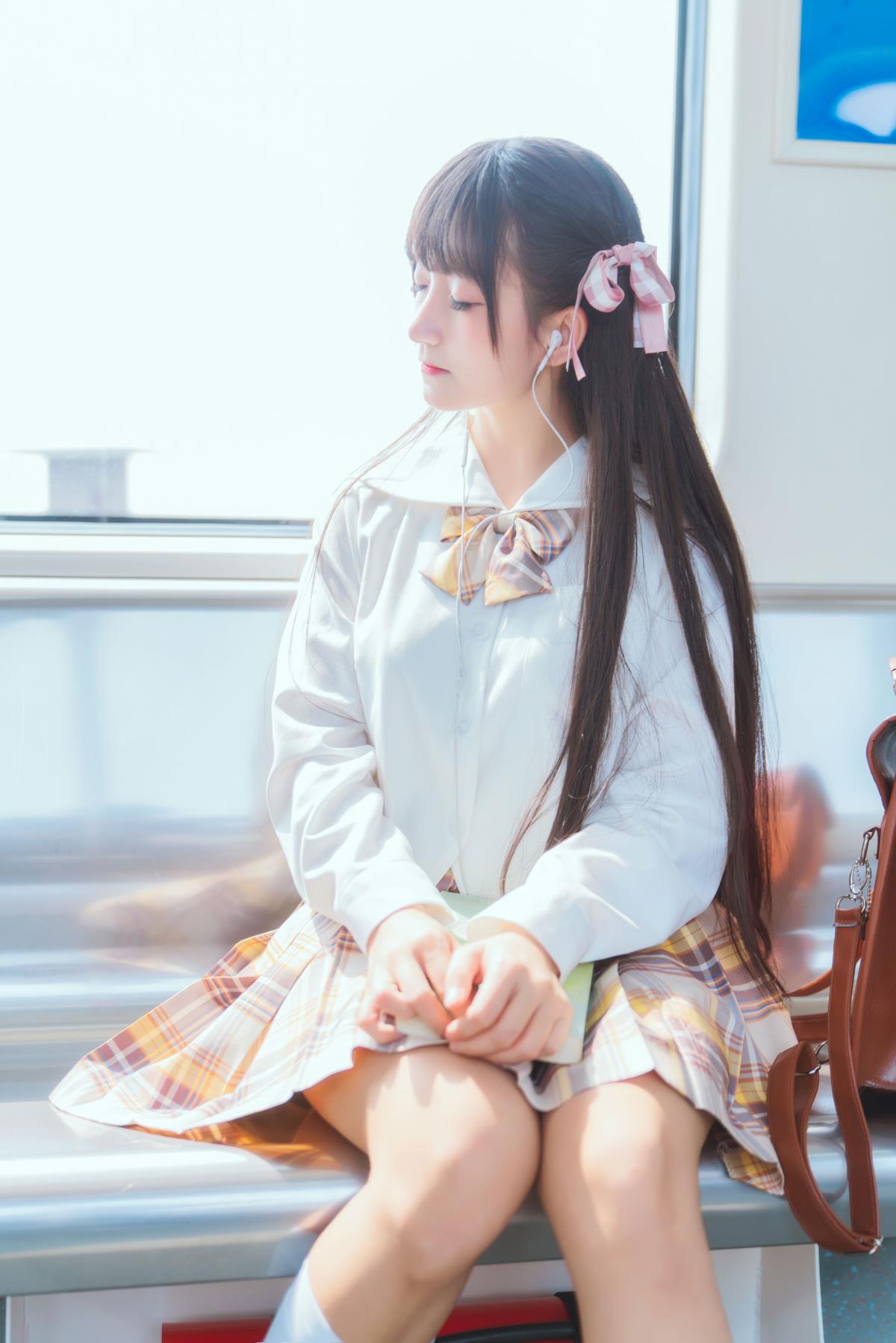 地铁JK少女 - 摄影：西瓜呆毛汪 - 模特：关关之猪w-艺语图