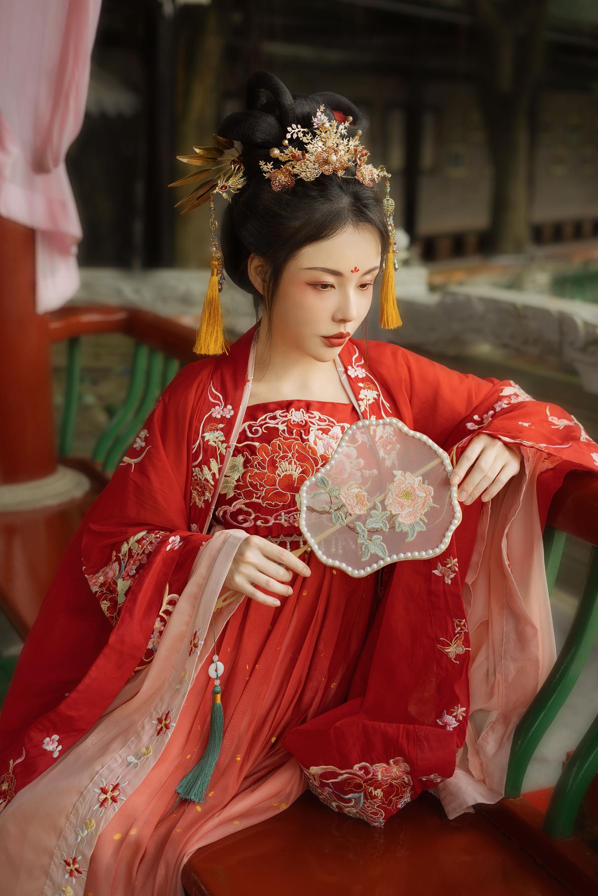 水出芙蓉 - 摄影：破晓X - 模特：雯子-艺语图