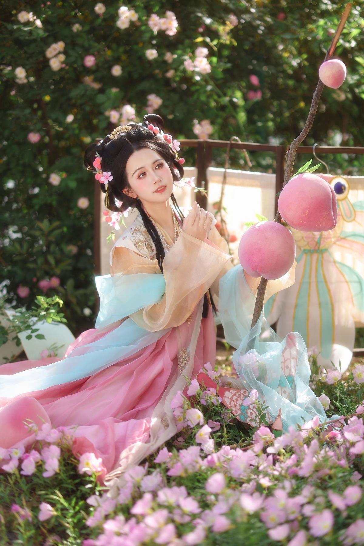 小桃仙 - 摄影：荷叶叶 - 模特：侧耳倾听-艺语图