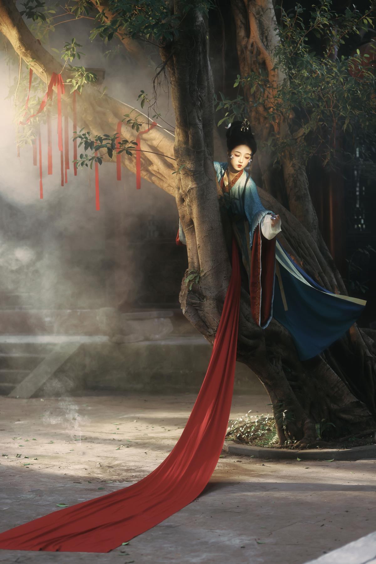 云霄不可望 空欲仰神女 --艺语图