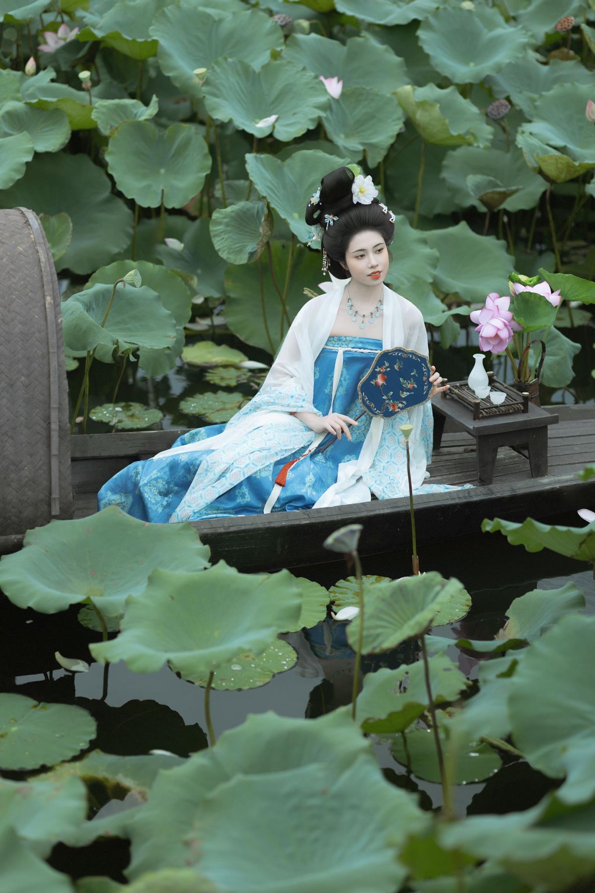 荷间独酌 - 摄影：若寒Rock - 模特：猫酱-艺语图