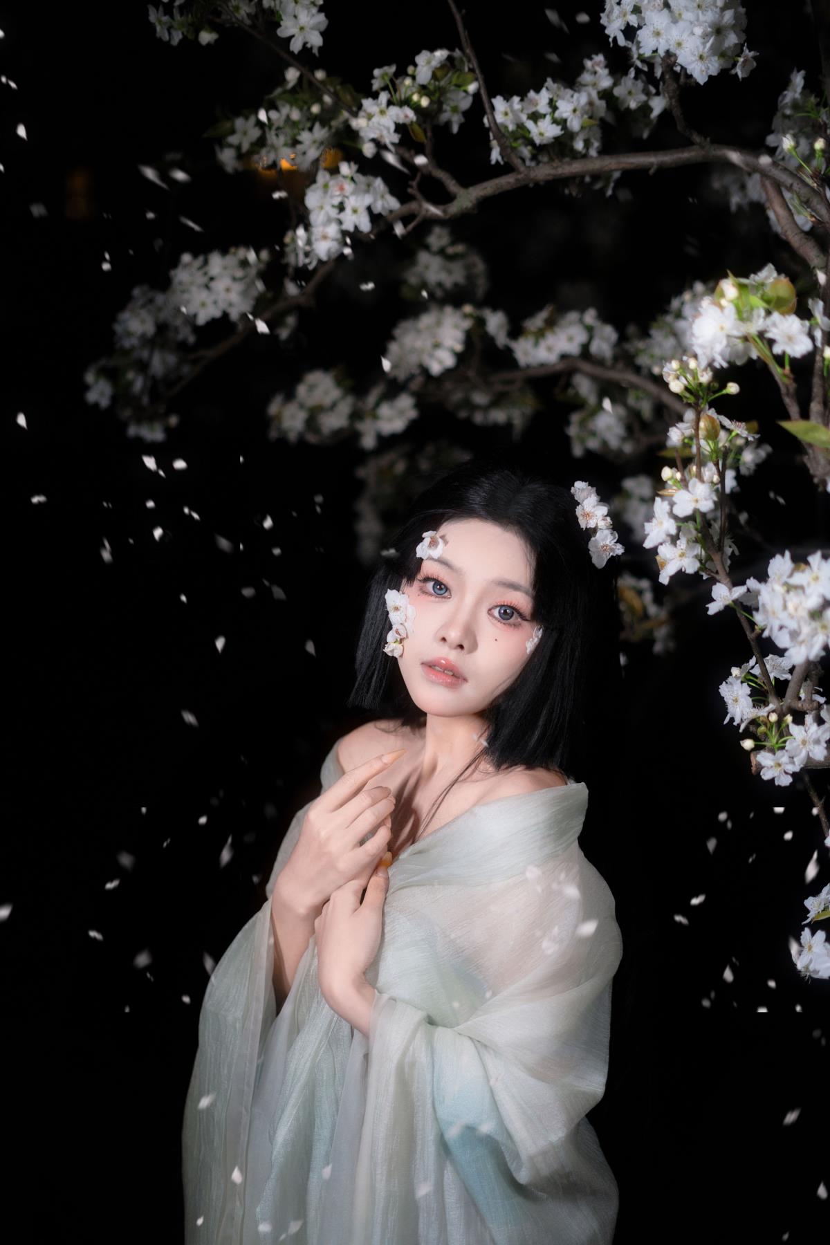 杏花微雨 - 摄影：玄橙子 - 模特：小兮呀-艺语图