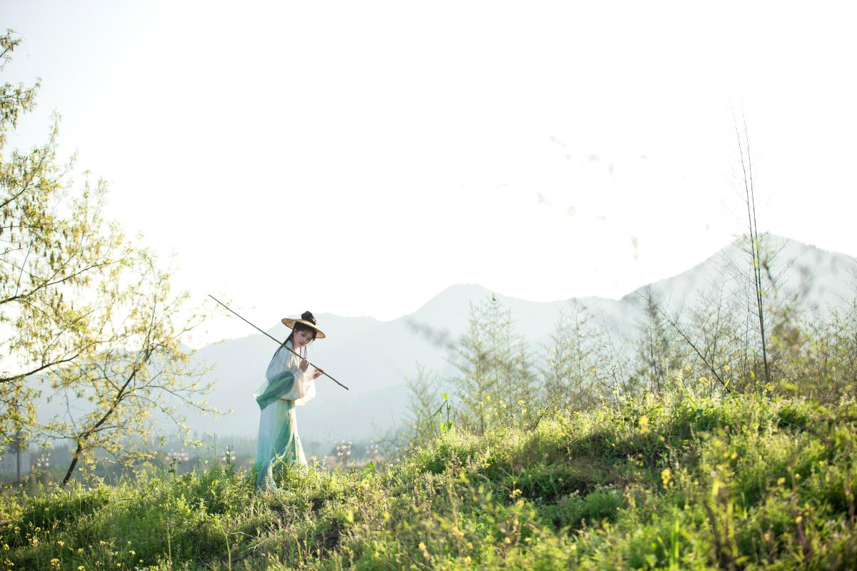 荷锄烟陇 - 摄影：素兮 - 模特：瓜瓜顶呱呱-艺语图