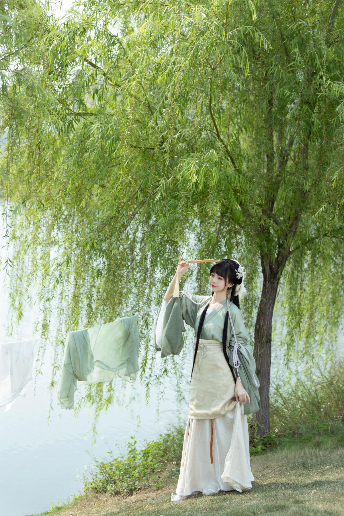 一溪新绿 - 摄影：連翹____ - 模特：是只琳-艺语图