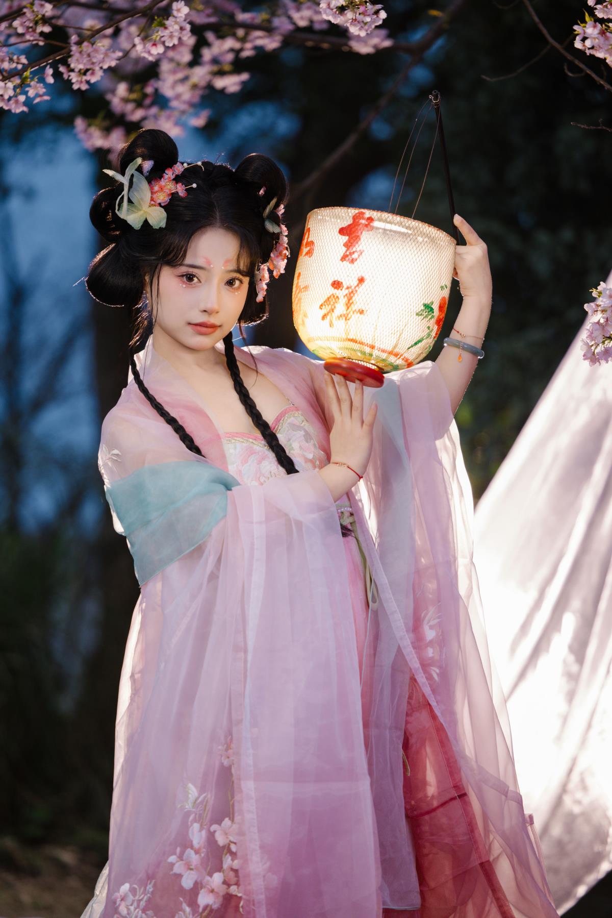 夜樱 - 摄影：摄影米若 - 模特：衔鹿-艺语图