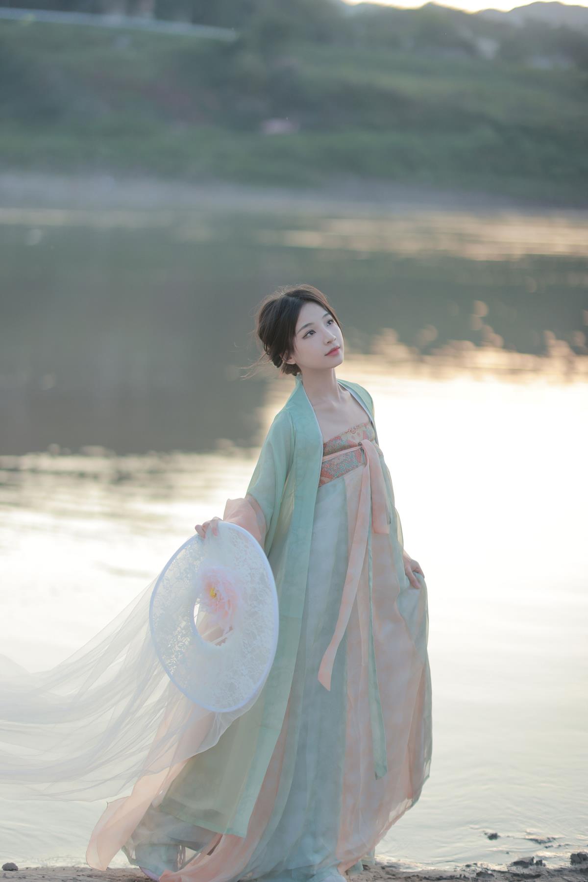 星河 - 摄影：莓兮MAY - 模特：卷卷-艺语图