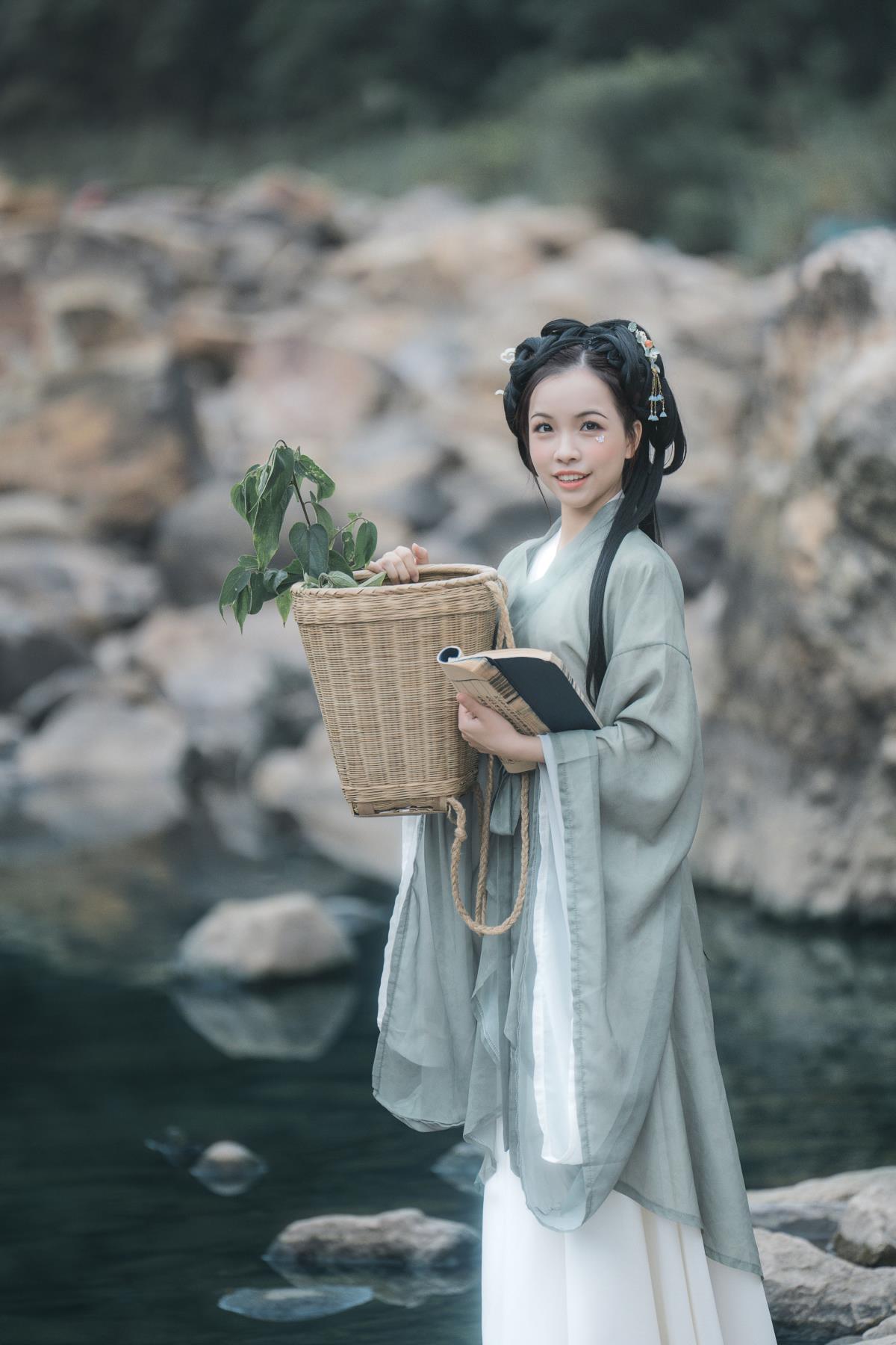 古风人像拍摄-魏晋风-小潘 – 摄影：小蜜蜂 – 模特：小潘-艺语图