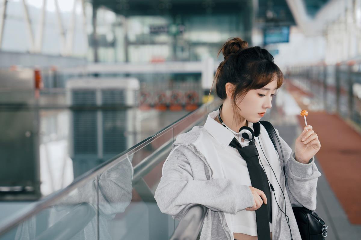 日系地铁站-“听见风，是青春留下的脚步声” - 摄影：小蜜蜂 - 模特：柚子皮-艺语图